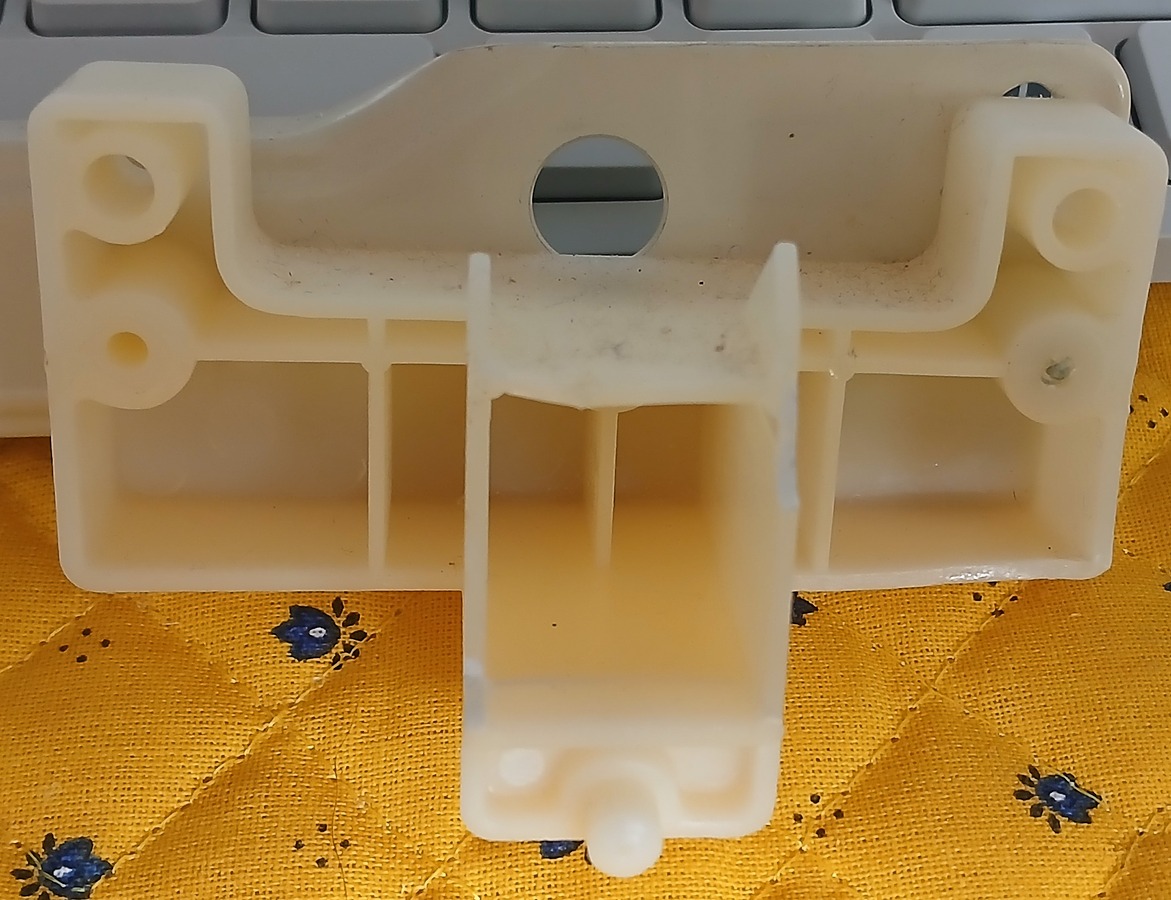 Shelf bracket